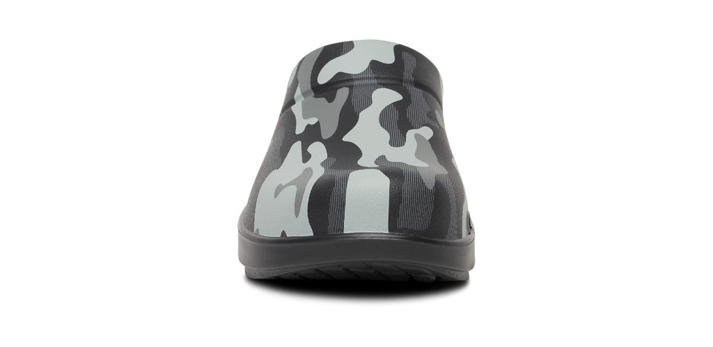 OOFOS Women's OOcloog Luxe Clog - Night Camo