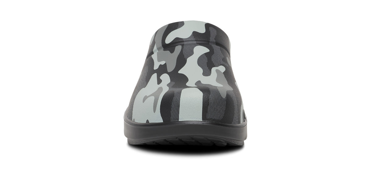 OOFOS Women's OOcloog Luxe Clog - Night Camo