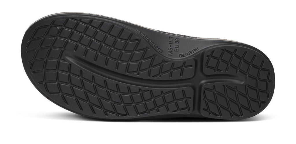 OOFOS Men's OOcloog Luxe Clog - Night Camo