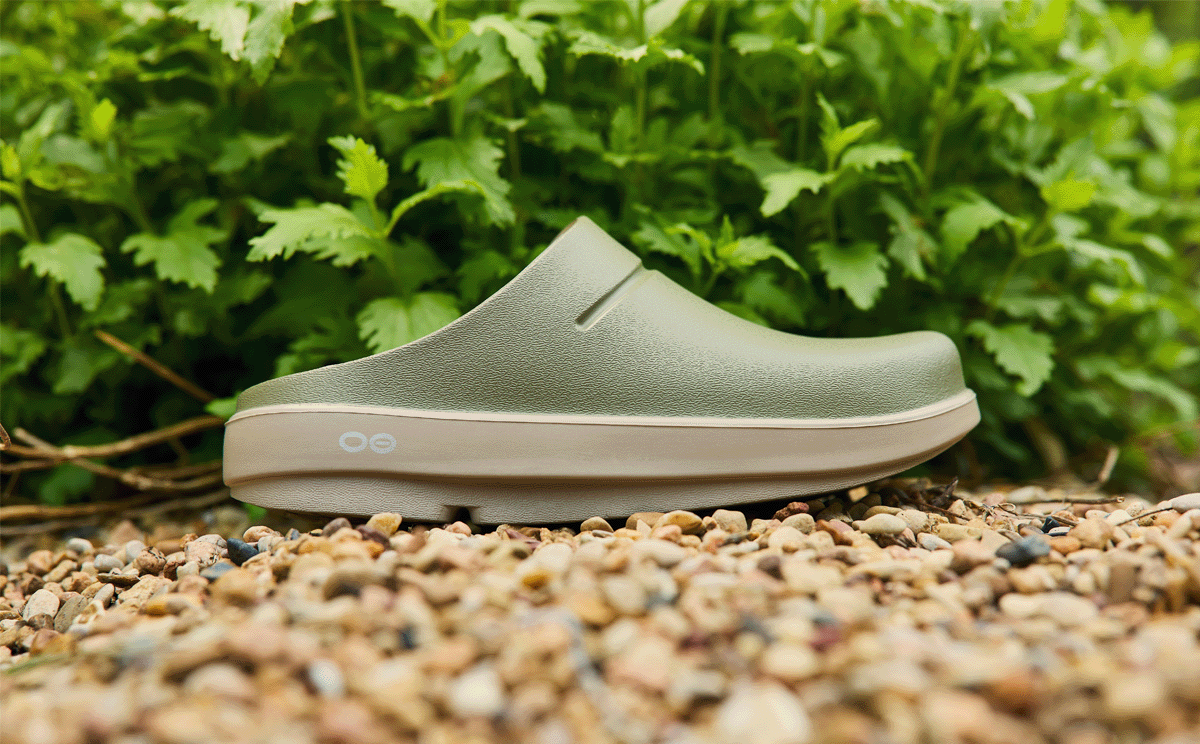 OOFOS Women's OOcloog Stacked Clog - Foliage