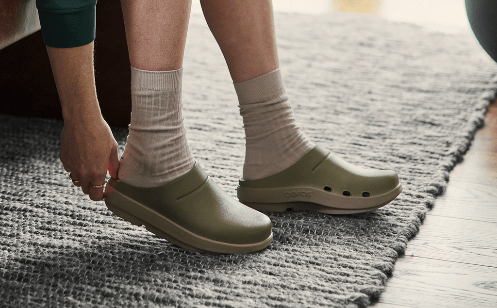OOFOS Women's OOcloog Stacked Clog - Foliage