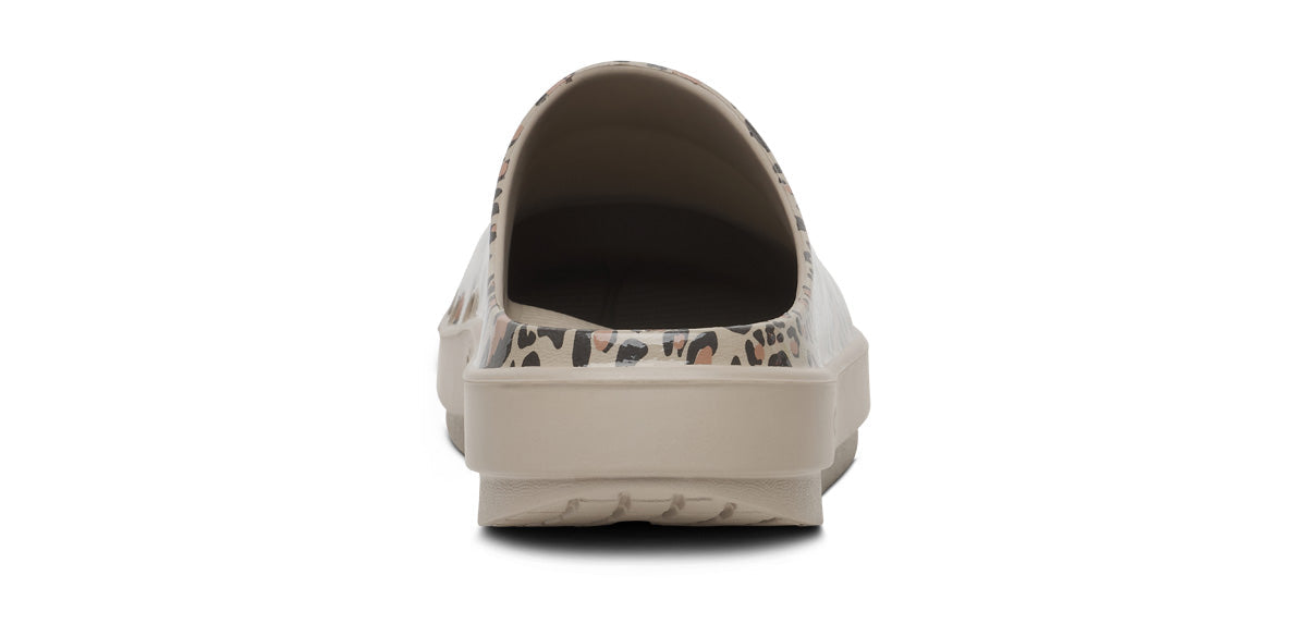 OOFOS Women's OOcloog Limited Edition Clog - Nomad Leopard