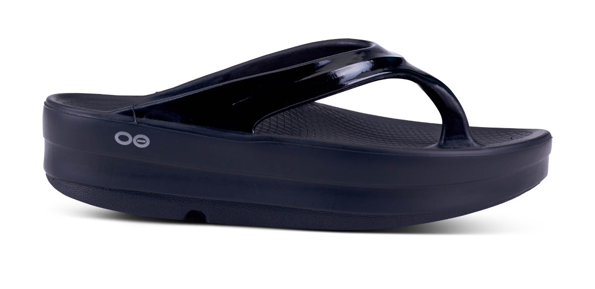 OOFOS Women's OOmega OOlala Flip-Flop Sandals - Black