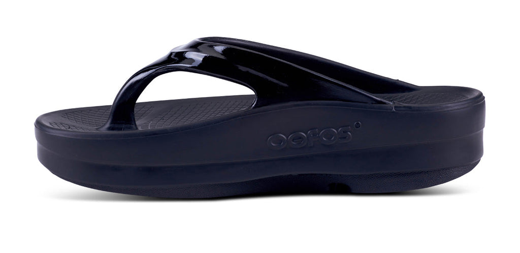 OOFOS Women's OOmega OOlala Flip-Flop Sandals - Black