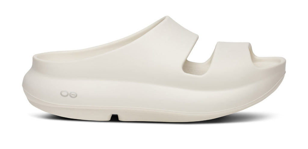 OOFOS Women's OOyea Slide Sandal - Chalk