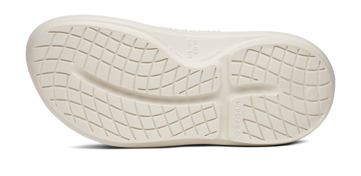 OOFOS Women's OOyea Slide Sandal - Chalk