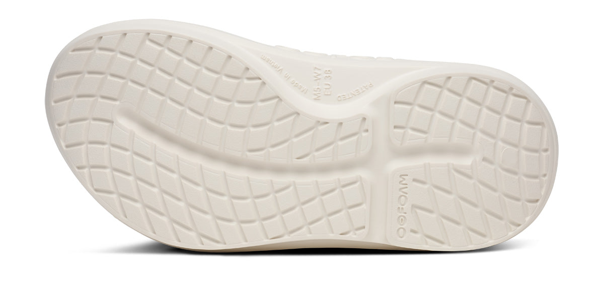 OOFOS Women's OOriginal PLUS Flip-Flop Sandals - Chalk