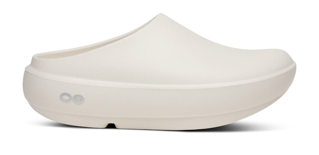 OOFOS Women's Cloog PLUS Clog - Chalk