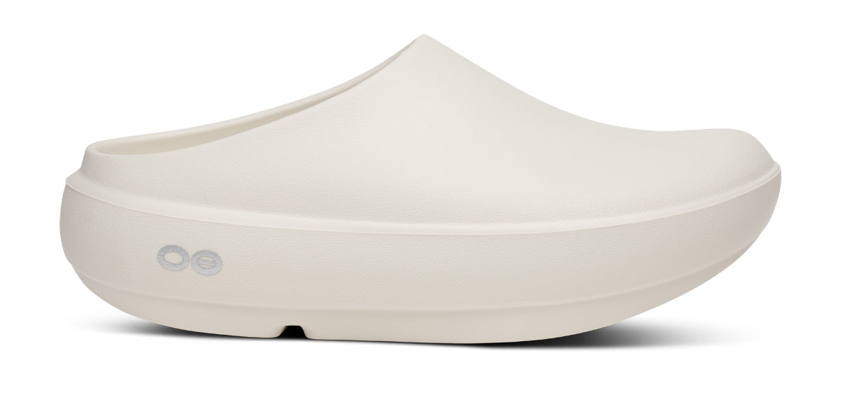 OOFOS Men's Cloog PLUS Clog - Chalk
