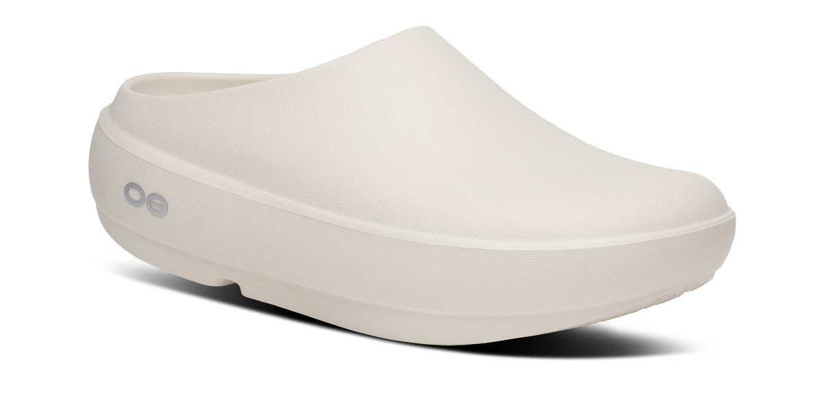 OOFOS Women's Cloog PLUS Clog - Chalk