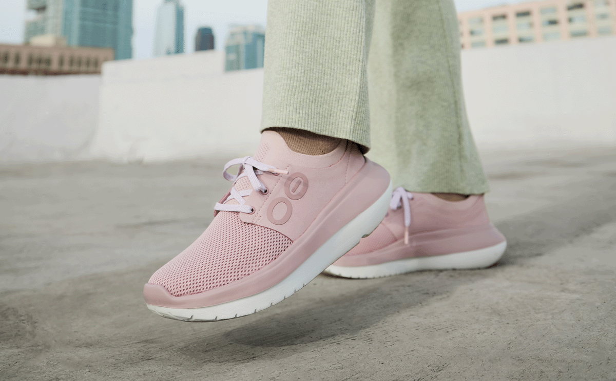 OOFOS Women's OOmy Stride Sneakers - Stardust