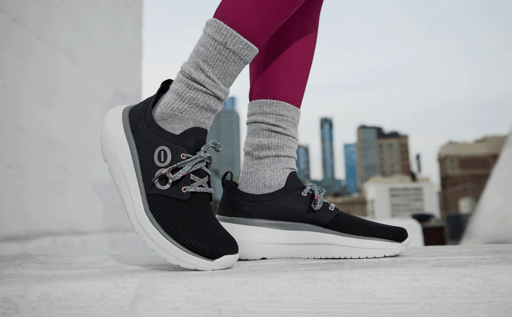 OOFOS Women's OOmy Stride Sneakers - White Black