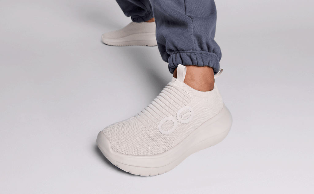 OOFOS Women's OOmy Zen Sneakers - Chalk