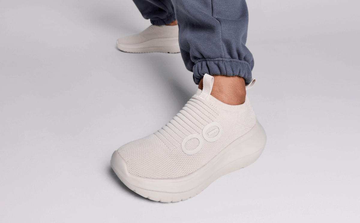 OOFOS Women's OOmy Zen Sneakers - Chalk