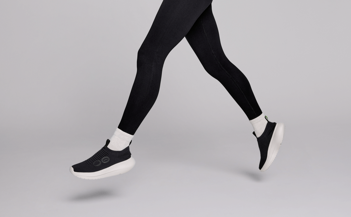 OOFOS Women's OOmy Zen Sneakers - Chalk Black