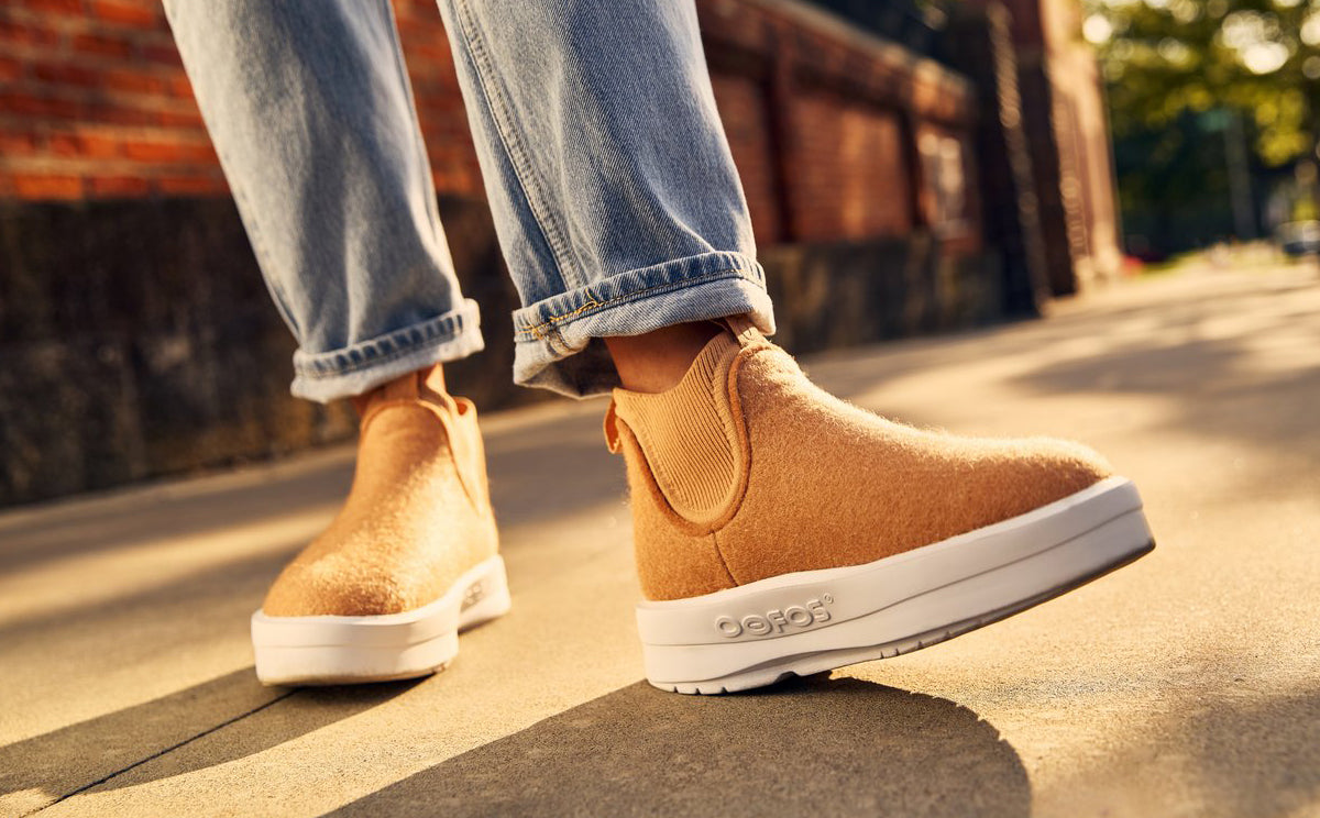 OOFOS Women's OOmega Londoner Boots - Almond