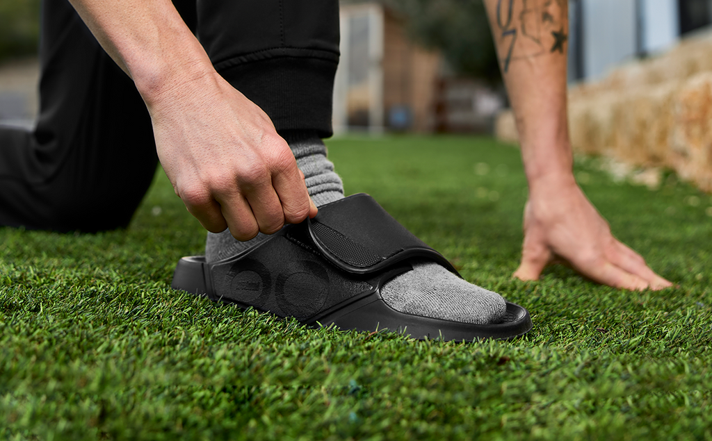 OOFOS Men's OOahh Sport Flex Slide Sandals - Matte Black