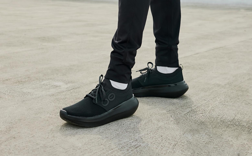 OOFOS Men's OOmy Stride Sneakers - Black