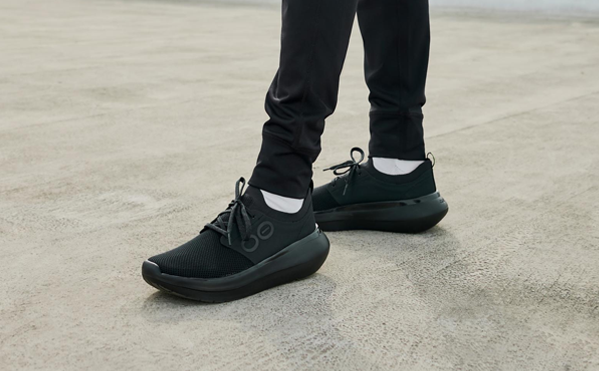 OOFOS Men's OOmy Stride Sneakers - Black