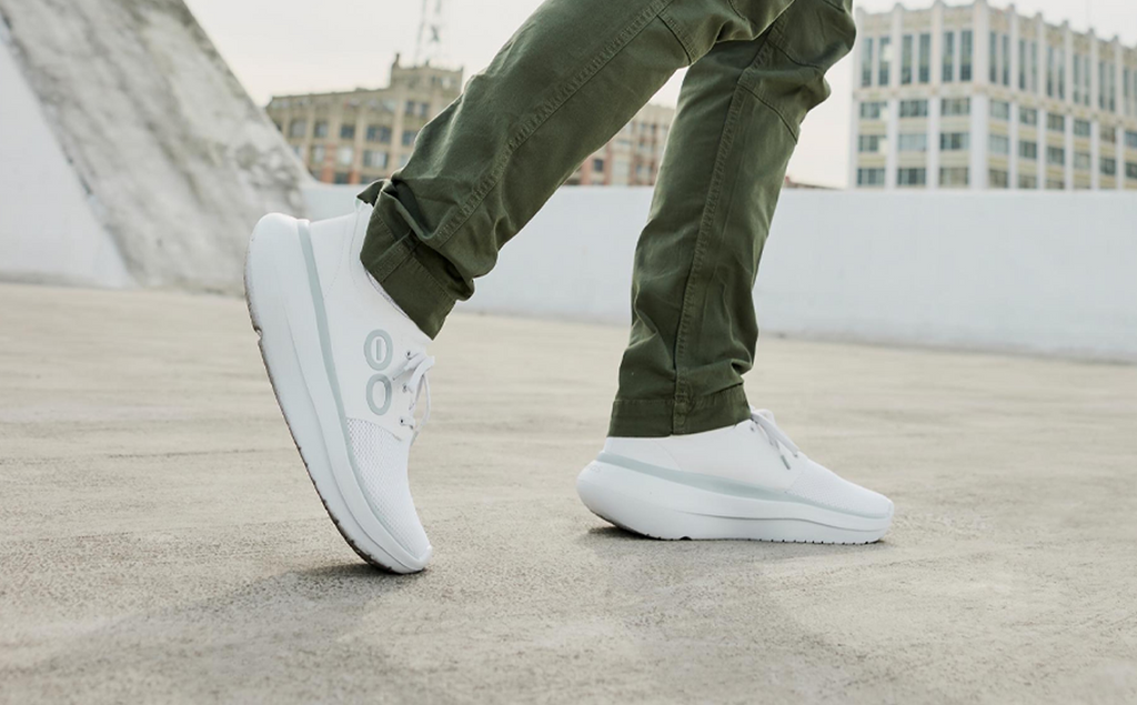 OOFOS Men's OOmy Stride Sneakers - White