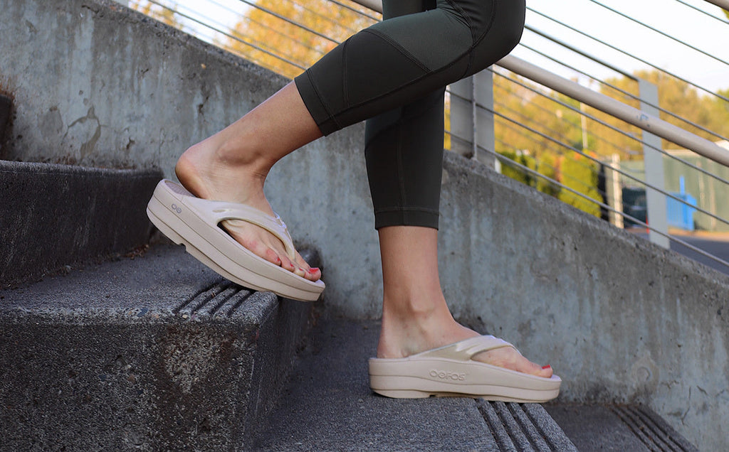 OOFOS Women's OOmega OOlala Flip-Flop Sandals - Nomad