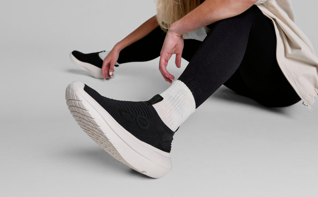 OOFOS Women's OOmy Zen Sneakers - Chalk Black