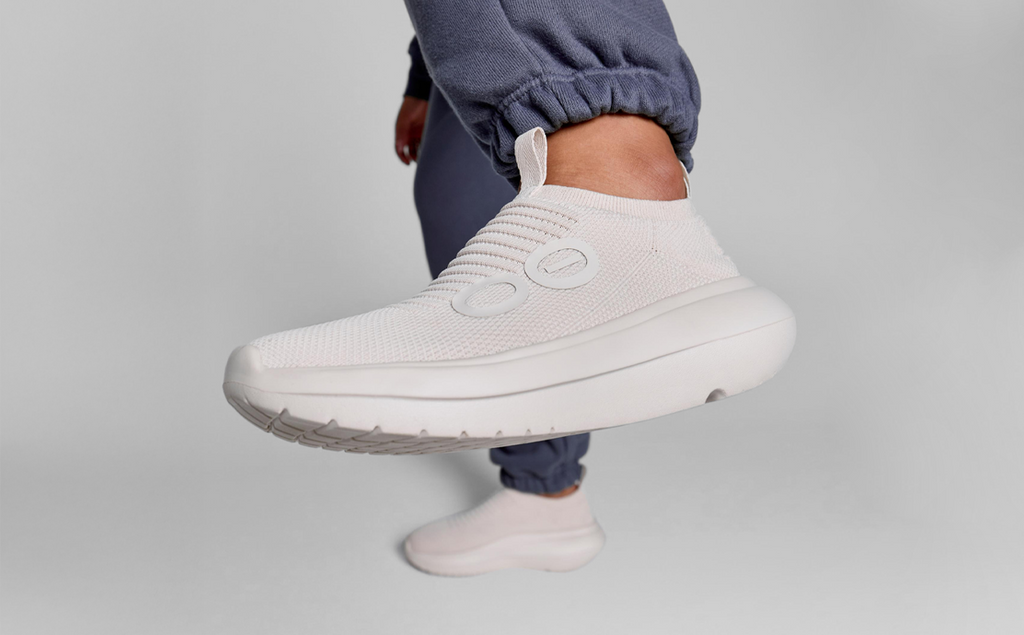 OOFOS Women's OOmy Zen Sneakers - Chalk