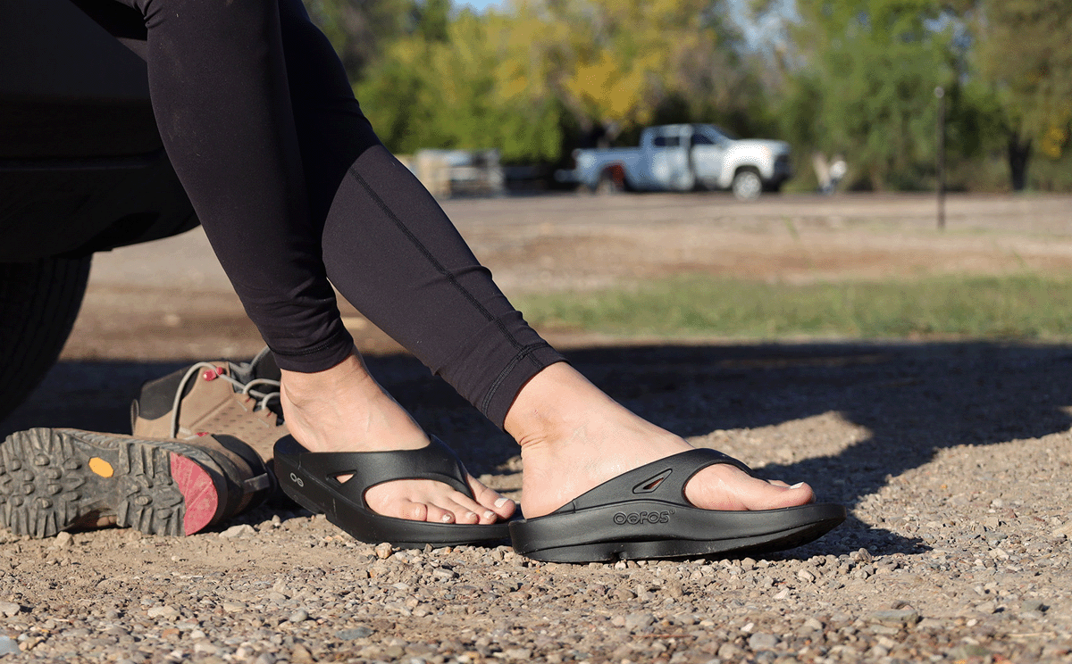 OOFOS Women's OOriginal Flip-Flop Sandals - Black