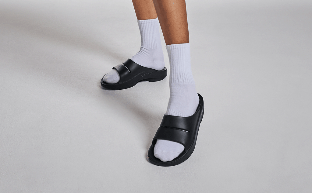 OOFOS Women's OOahh Slide Sandal - Black